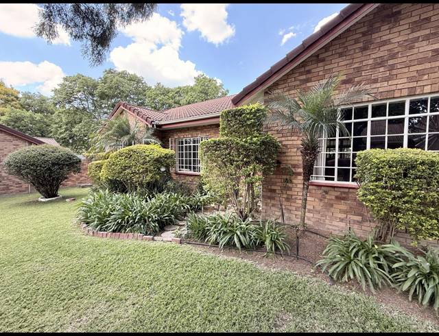3 BEDROOM TOWNHOUSE FOR SALE IN AVIARY HILL